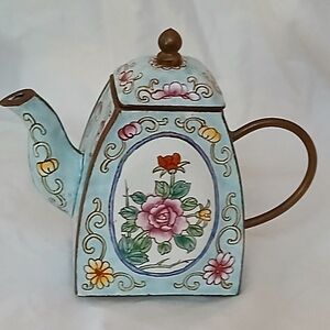 B. YEE MINATURE TEAPOT